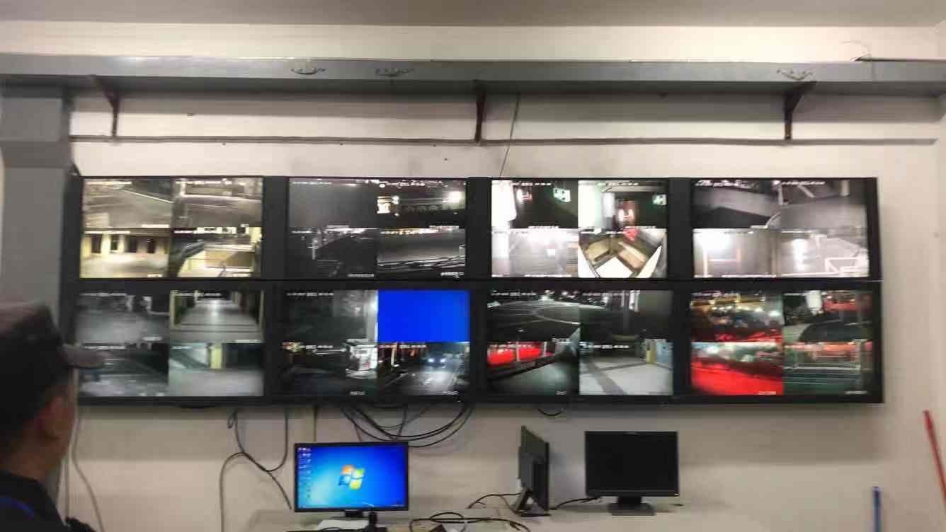 精致廠家為蛇口某大廈監(jiān)控中心安裝電視屏幕墻